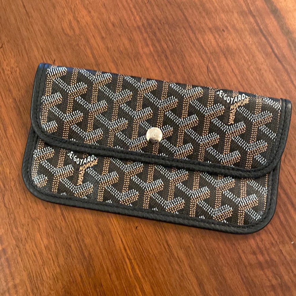Goyard small interior wallet.  100p authentic and in PERFECT condition.